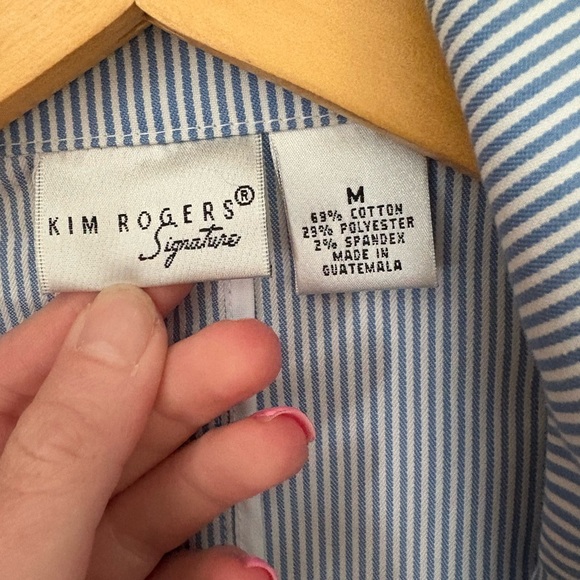 Kim Rogers Blue Blazer with Notched Lapel and Tailored Silhouette size Medium - Picture 2 of 3